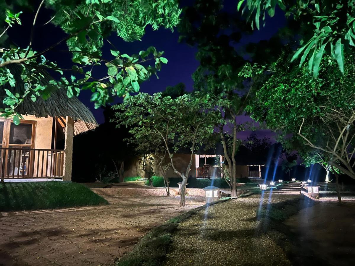 Saffron Lake Yala Tissamaharama Exterior foto